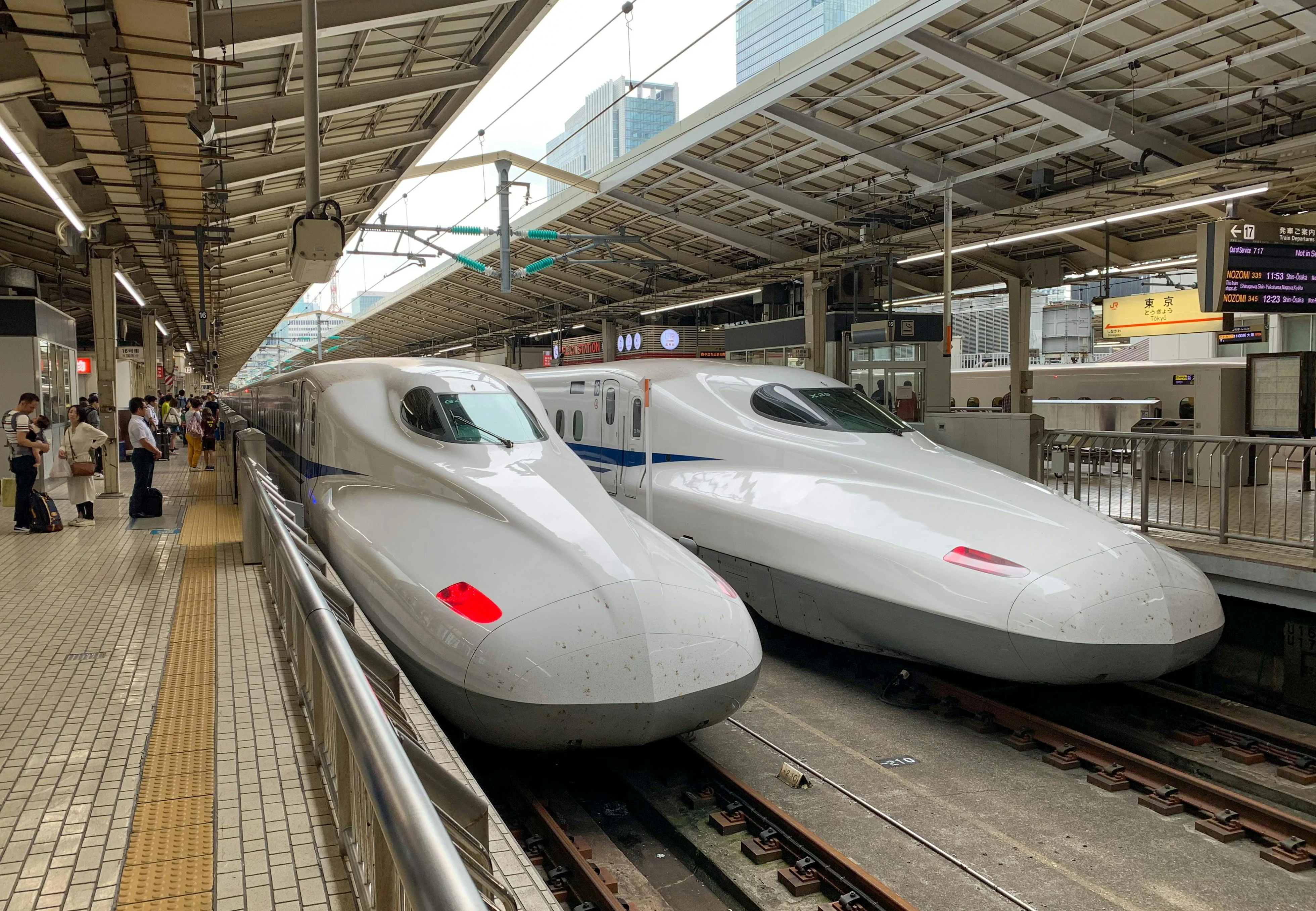 Japan Travel Guide 2026: Modern Neon, Ancient Shrines, and the Reality of the "Golden Route"